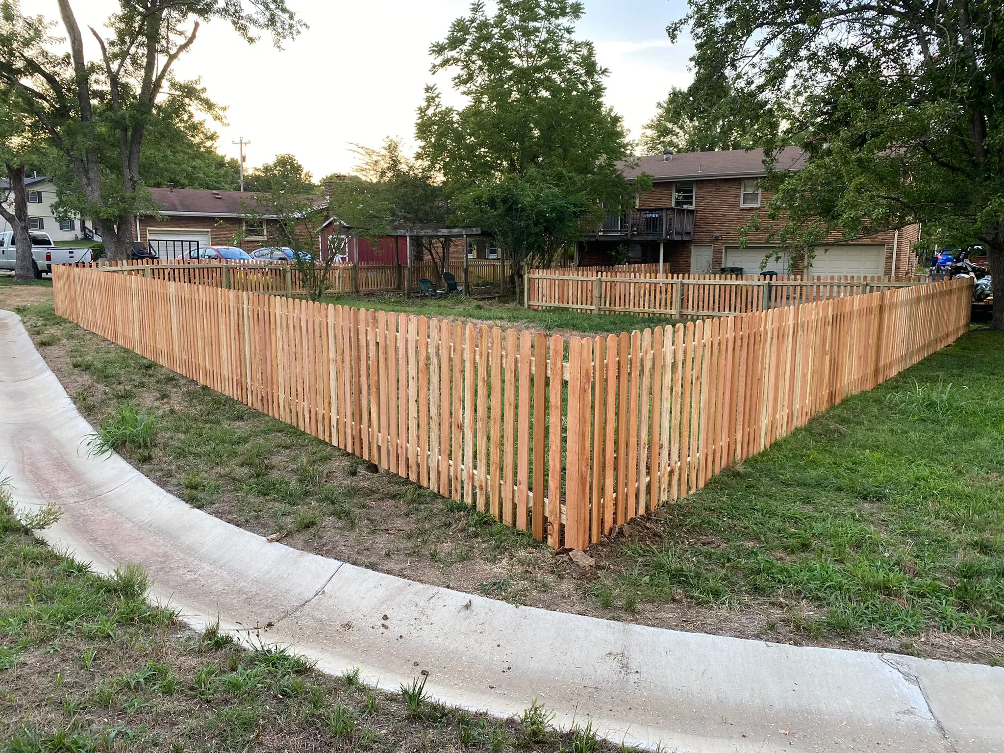 split_picket_cedar_fence_2